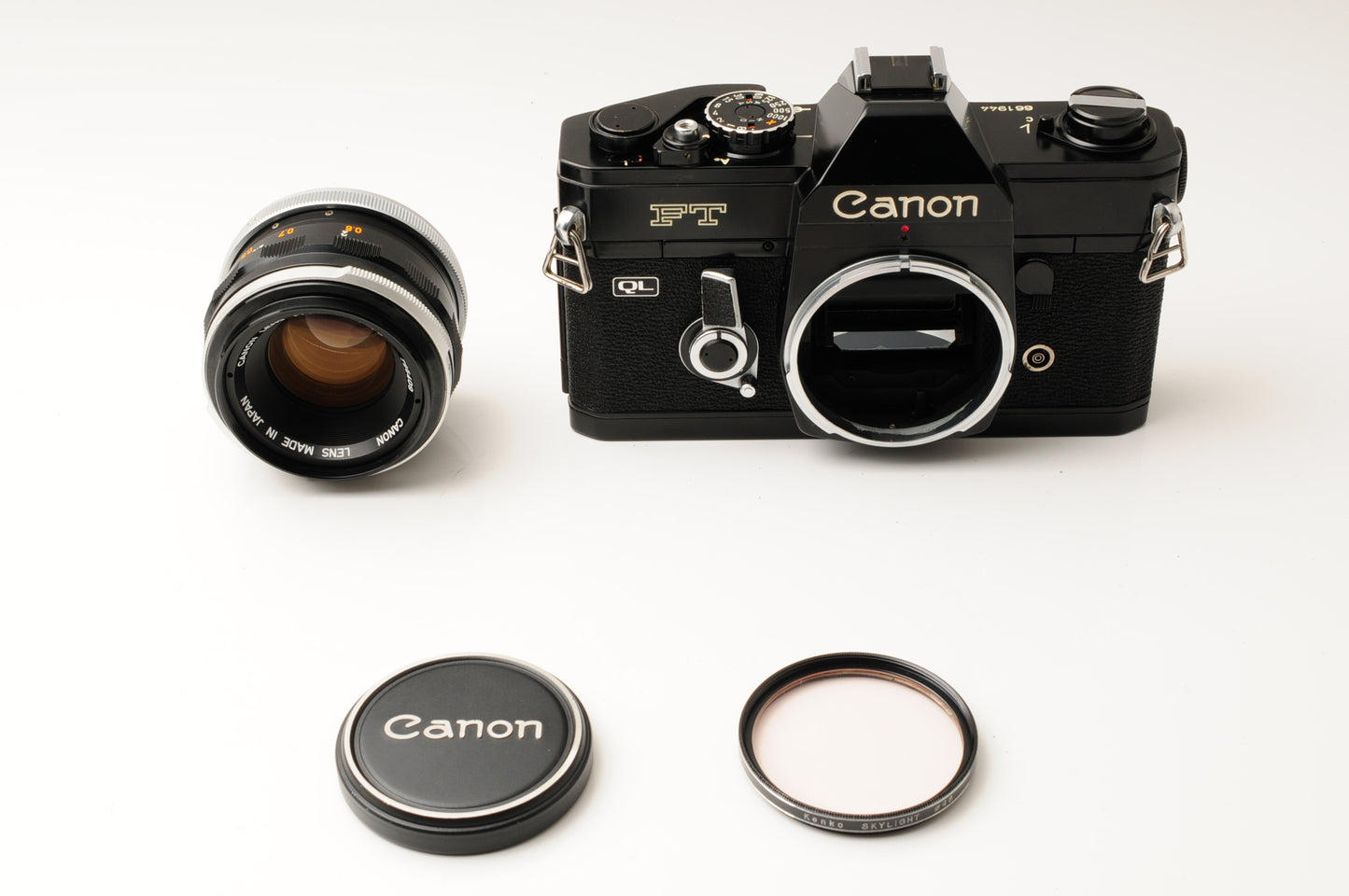 Canon FT QL 35mm SLR Film Camera Black FL 50mm F1.8 Lens JAPAN【Exc4+】