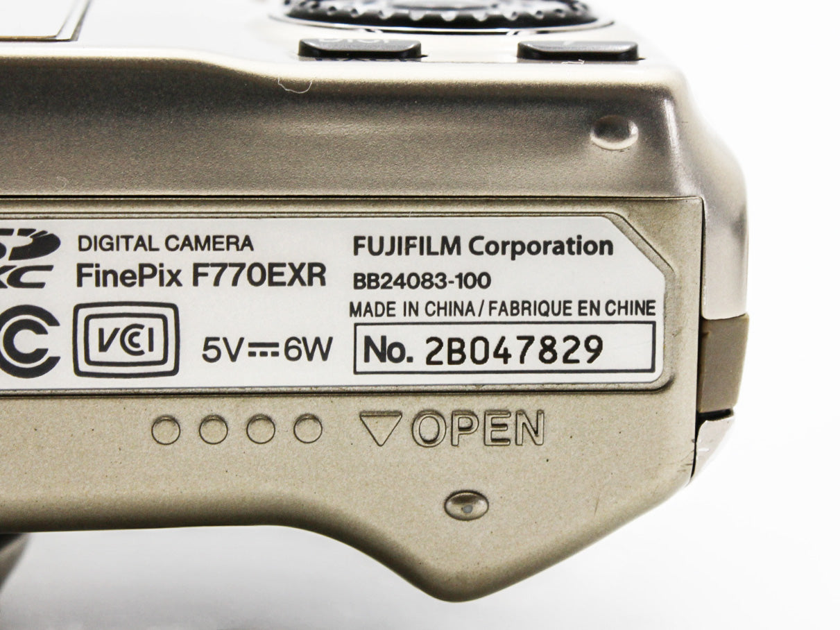 FUJIFILM FinePix F770 EXR 16MP Digital Camera 20x Optical Zoom Lens JAPAN【Exc+5】