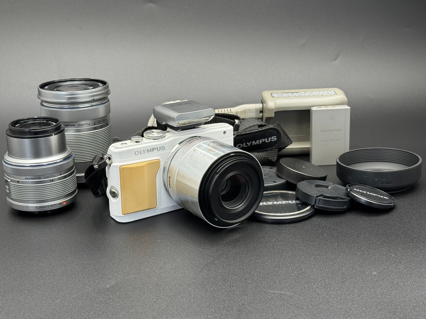 Olympus PEN Lite E-PL5 White 16.5 MP DSLR Camera 14-42/40-150/60 3 Lenses【Exc+4】