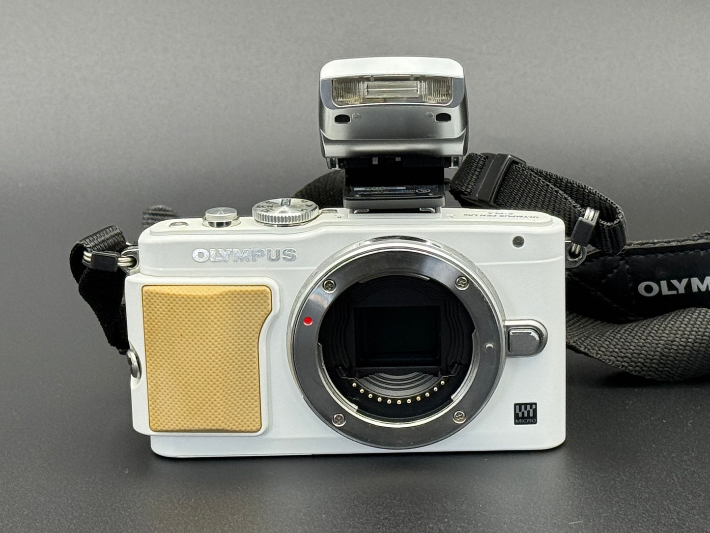 Olympus PEN Lite E-PL5 White 16.5 MP DSLR Camera 14-42/40-150/60 3 Lenses【Exc+4】