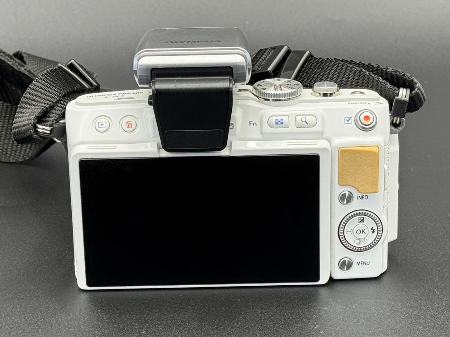Olympus PEN Lite E-PL5 White 16.5 MP DSLR Camera 14-42/40-150/60 3 Lenses【Exc+4】