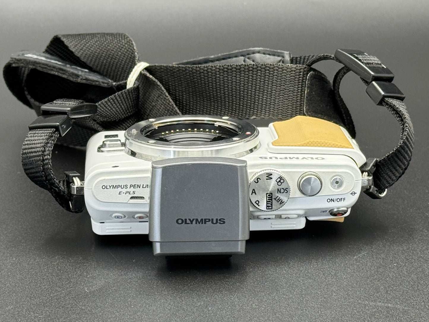 Olympus PEN Lite E-PL5 White 16.5 MP DSLR Camera 14-42/40-150/60 3 Lenses【Exc+4】