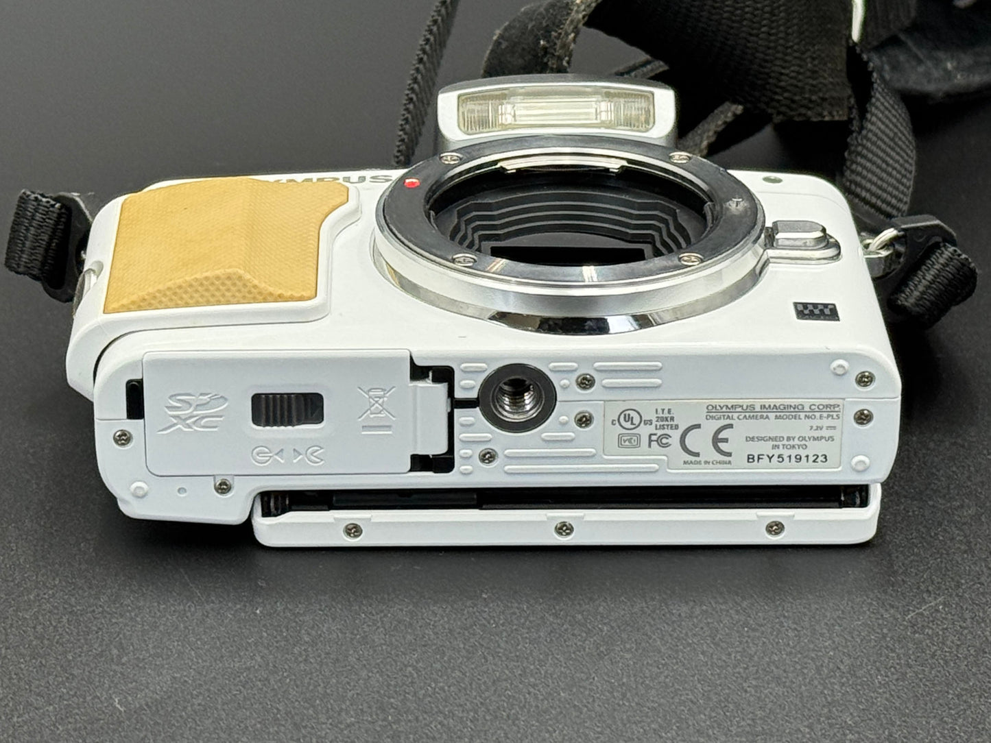 Olympus PEN Lite E-PL5 White 16.5 MP DSLR Camera 14-42/40-150/60 3 Lenses【Exc+4】
