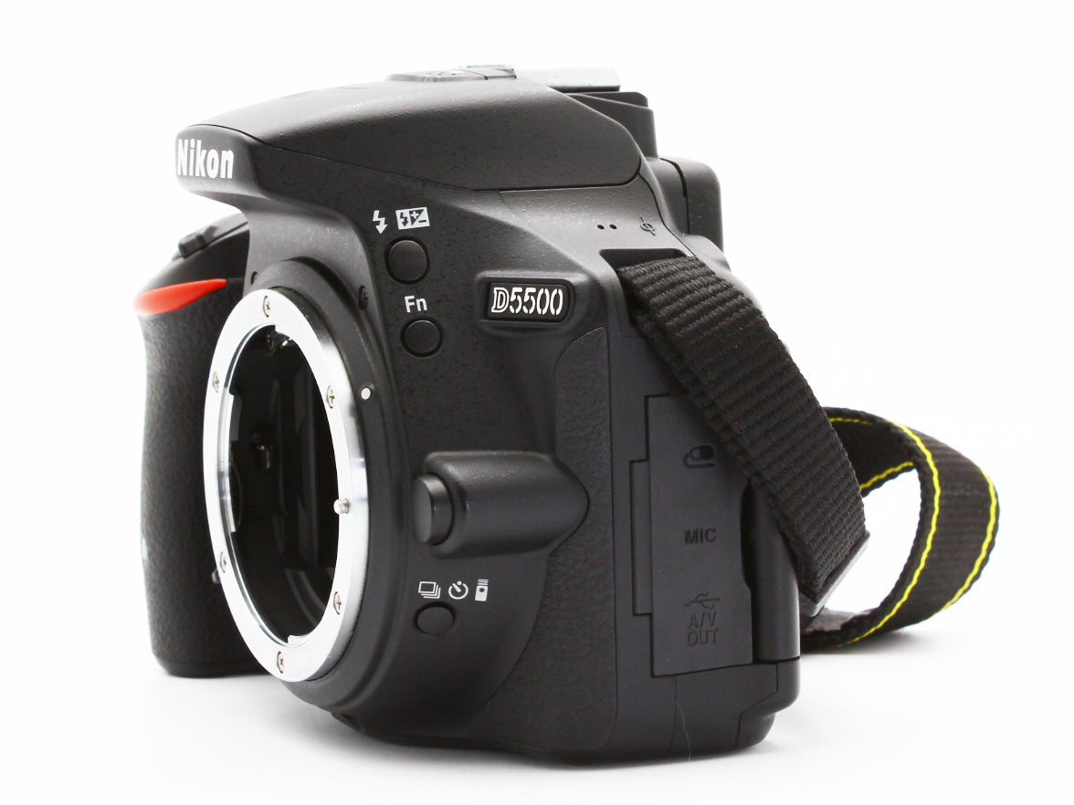 Nikon D5500 Digital Camera AF-S DX NIKKOR 18-55mm 3.5-5.6G VR II  Lens 【NearMint】