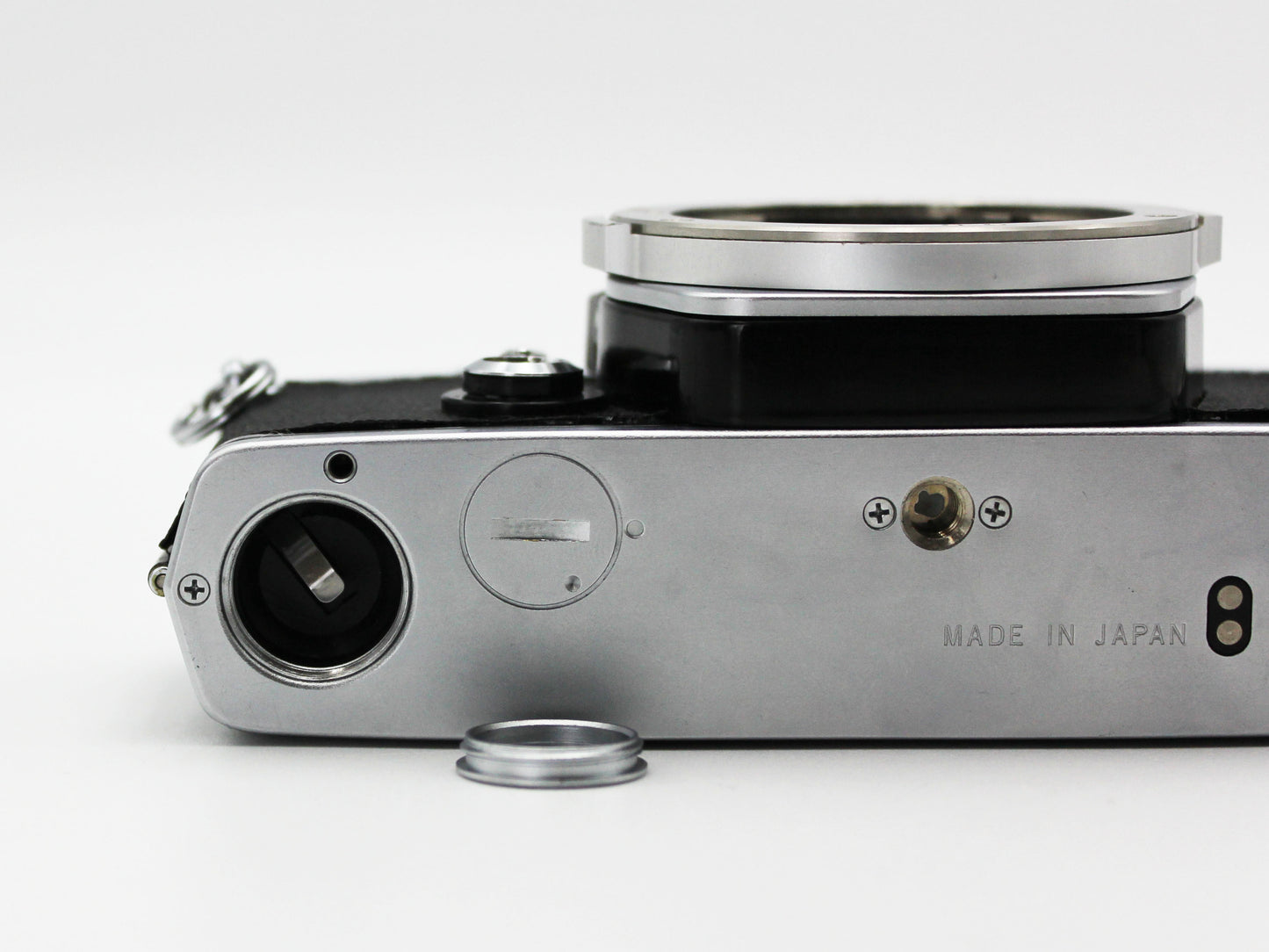 OLYMPUS OM-1 Silver 35mm SLR Film Camera Body from JAPAN【Near Mint】