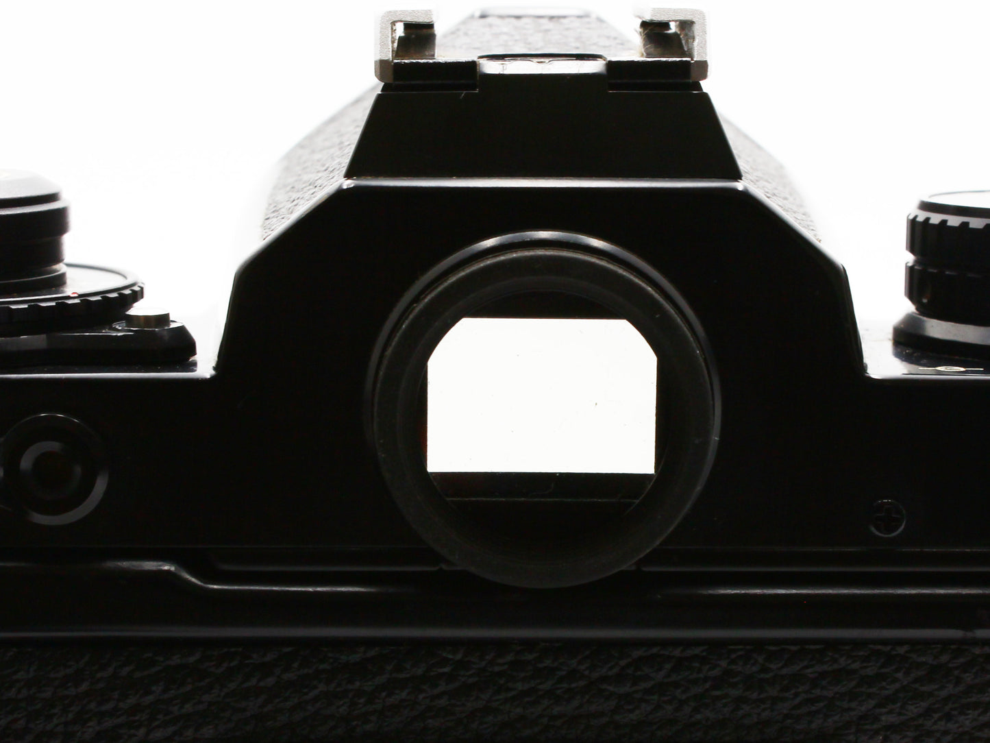 Nikon FE Black 35mm SLR Film Camera Nikkor N.C 24mm f/2.8 from Japan【Exc+4】