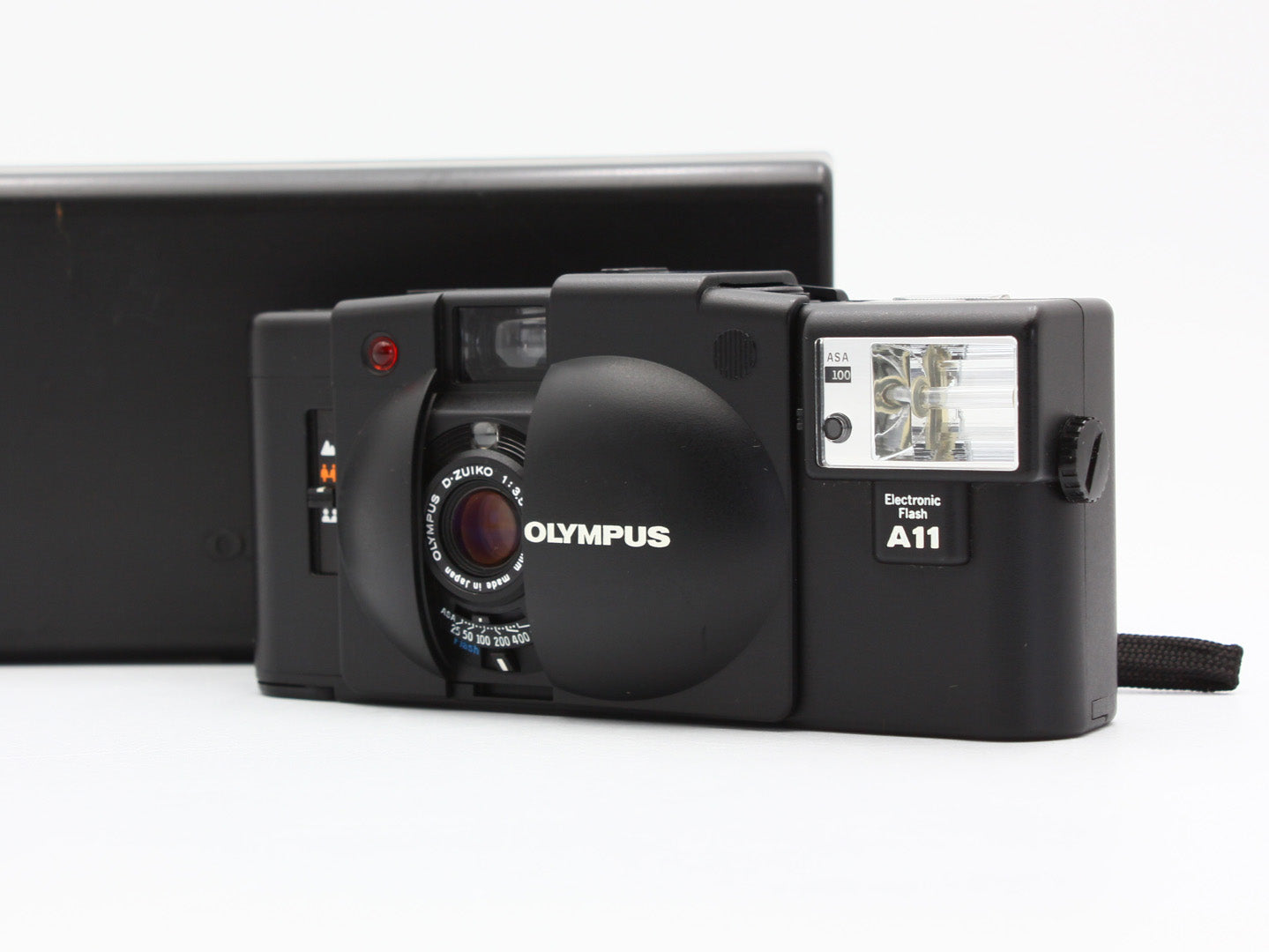 Olympus XA2 Point & Shoot 35mm Film Camera A11 Flash from JAPAN【Exc+4】