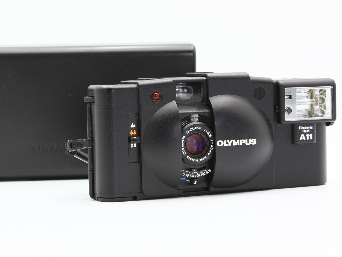 Olympus XA2 Point & Shoot 35mm Film Camera A11 Flash from JAPAN【Exc+4】