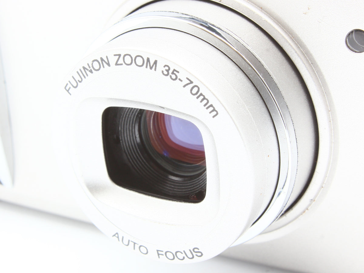 FUJIFILM SILVI 70 Point & Shoot 35mm Film Camera from JAPAN【Exc+4】