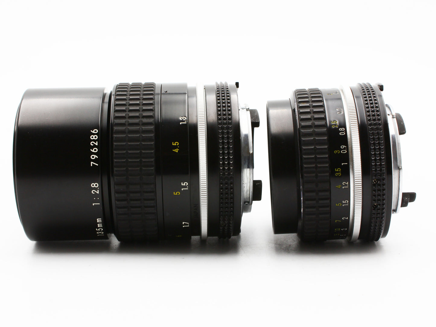 Nikon F2 Photomic Silver 35mm SLR Film Camera 50mm f/1.8 135mm f/2.8 Lens【Exc+4】