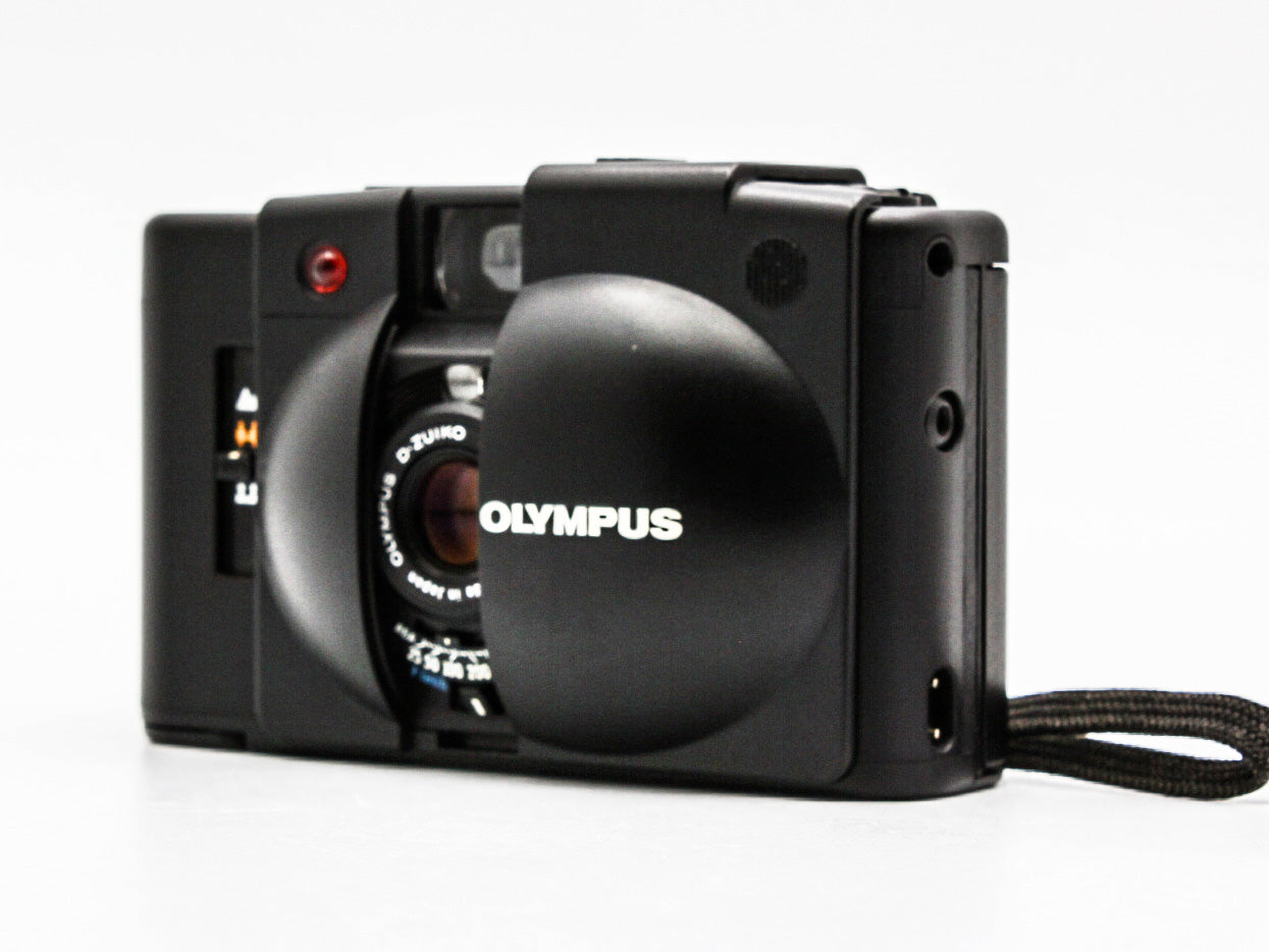 OLYMPUS XA2 Point & Shoot 35mm Film Camera Electronic Flash A11 JAPAN【Exc+5】